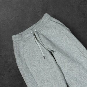 Lululemon Scuba High-Rise Jogger Pants Light Gray Size 0 Comfortable Athleisure